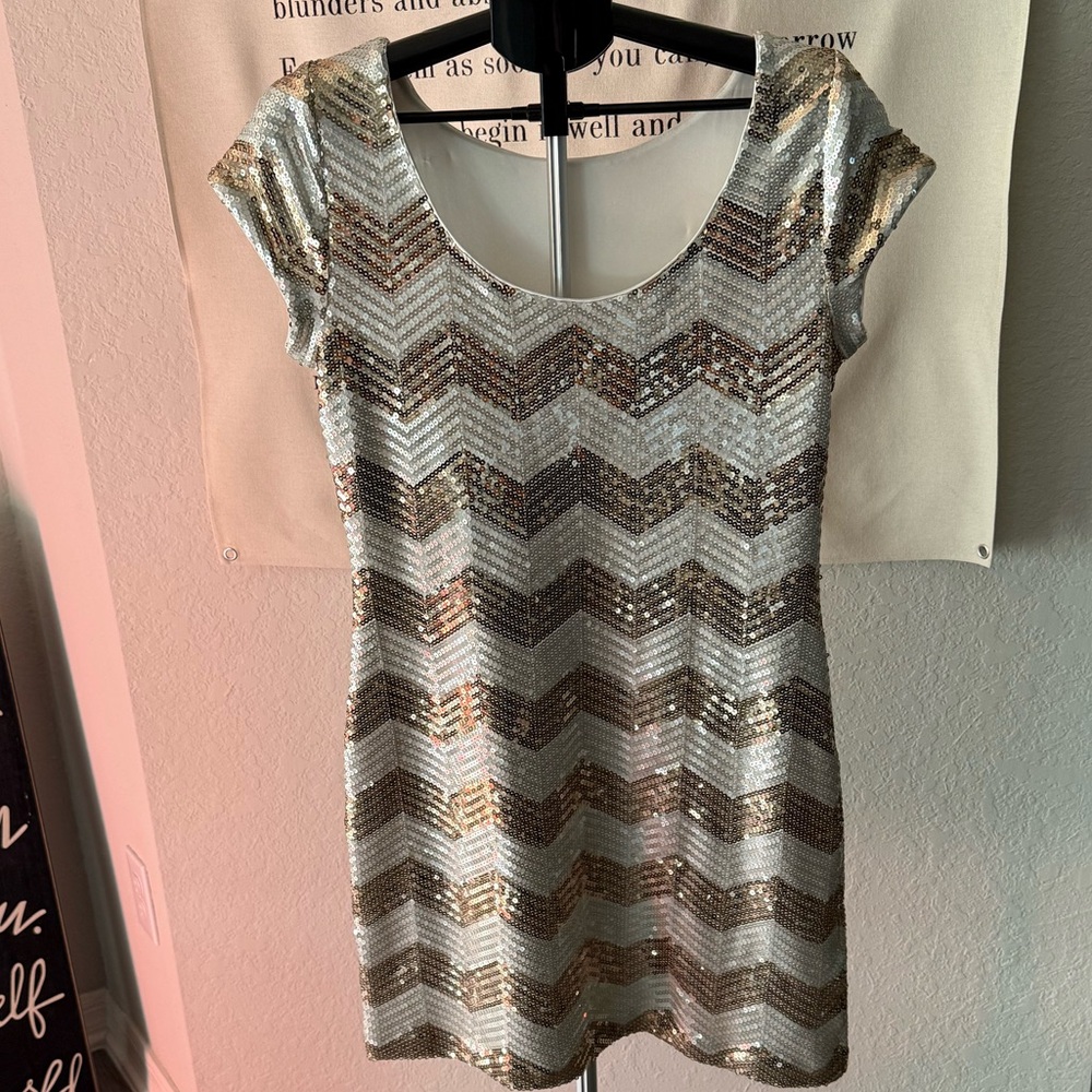 White House Black Market Sequin Dress NWT - Picture 4 of 10